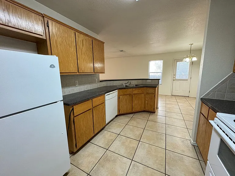 Sales--3809 Edgefield St. — Photo 10