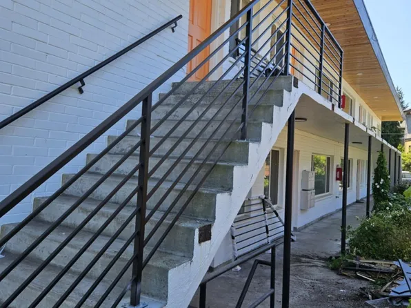 3035 64th Ave SW APT 7, Seattle, WA 98116