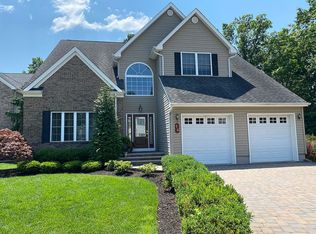 16 Graulich Dr, Milltown, NJ 08850