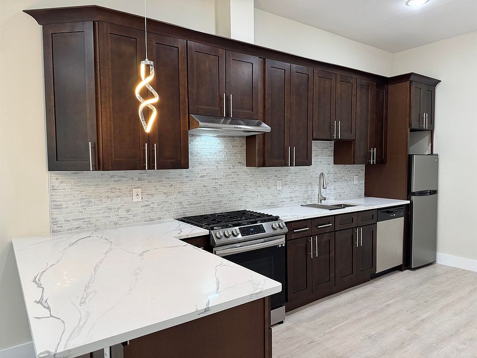 1st image of 527 Union Ave #1I