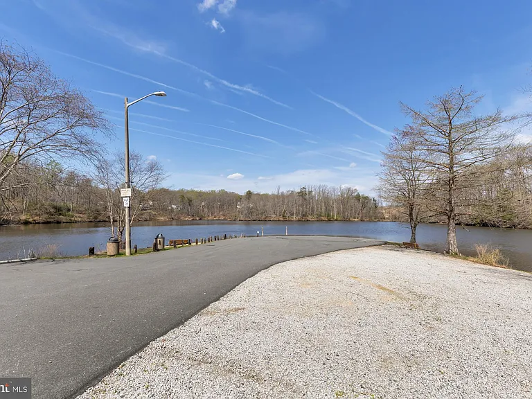 2810 Cambridge Dr — Photo 34
