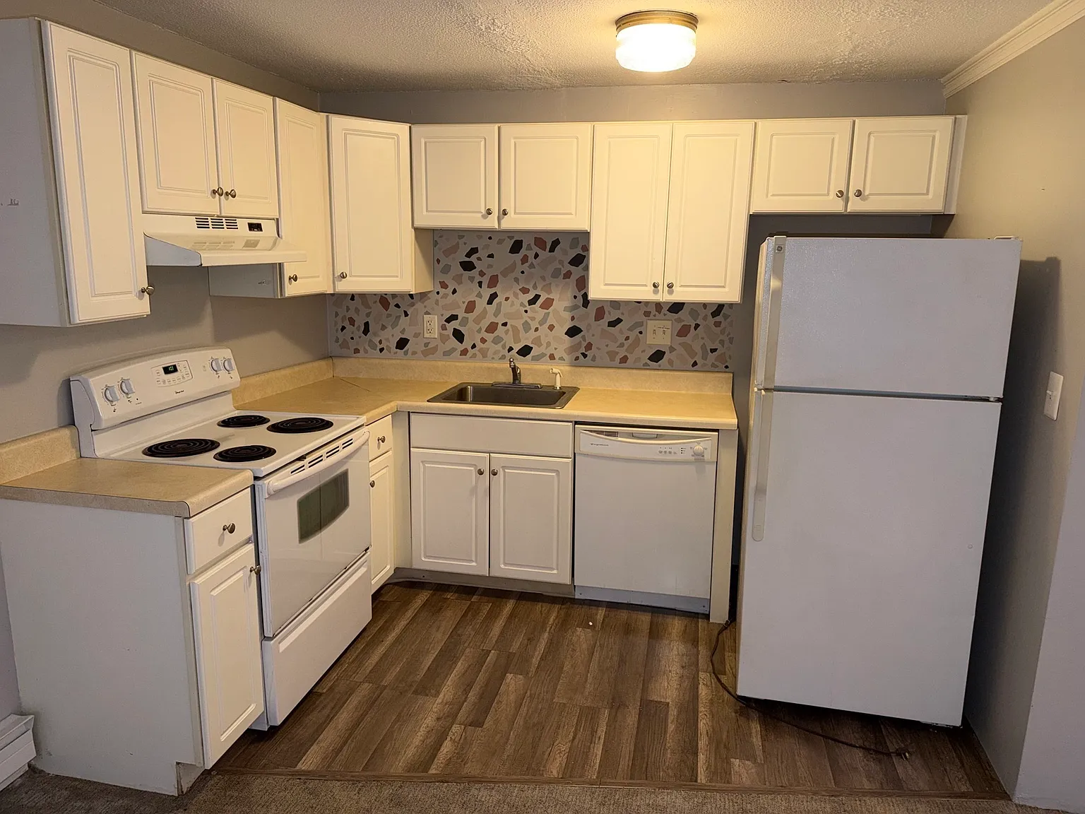 1 bed, 1.0 bath, 520 sqft, $2,400 — Photo 3
