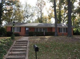 137 Brierwood Dr, Palestine, TX 75801