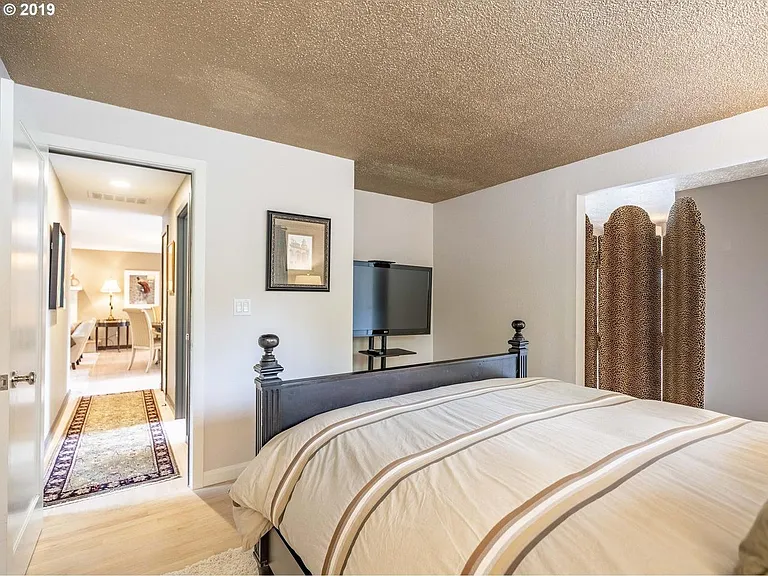 8727 SW 54th Ave — Photo 14