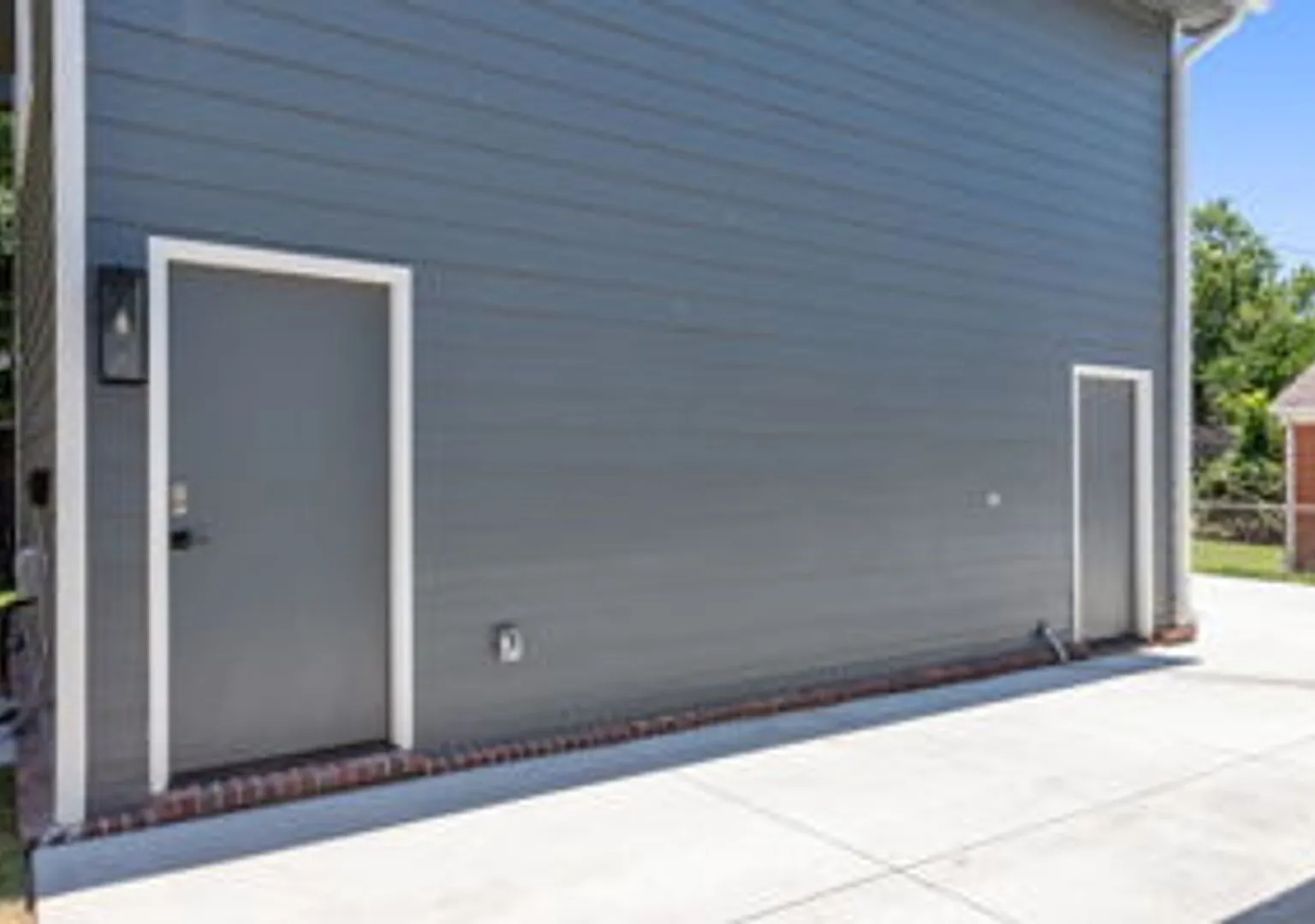 Newer construction - garage apartment available for rent! — Photo 2