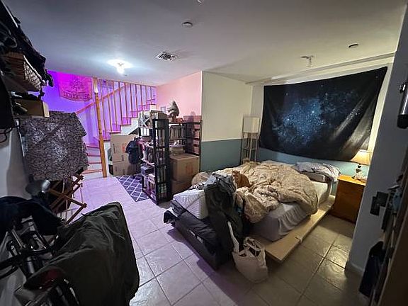 4th image of 826 Willoughby Ave #1