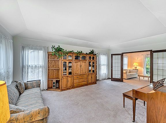 4th image of 1226 Oakton Ln