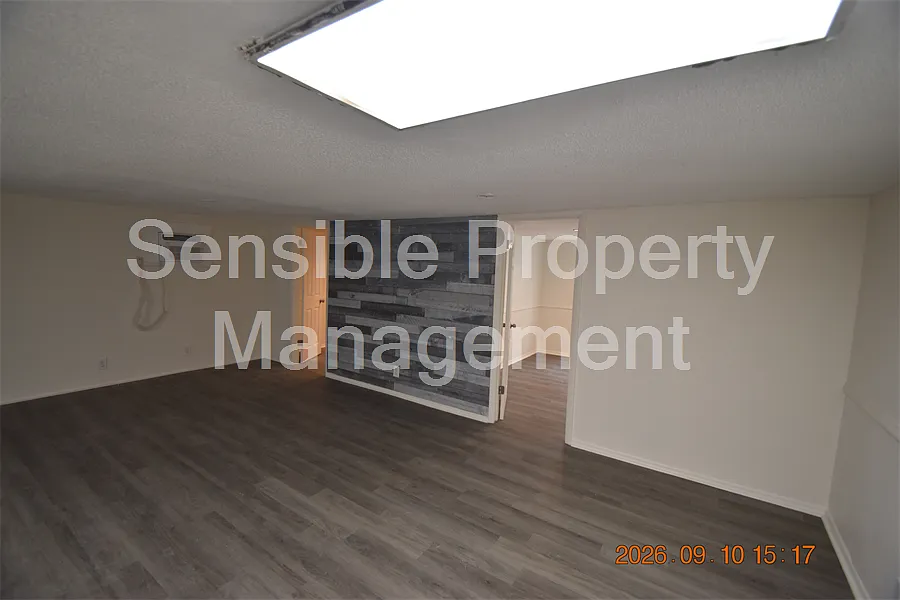2 bed, 704 sqft, $1,350 — Photo 3