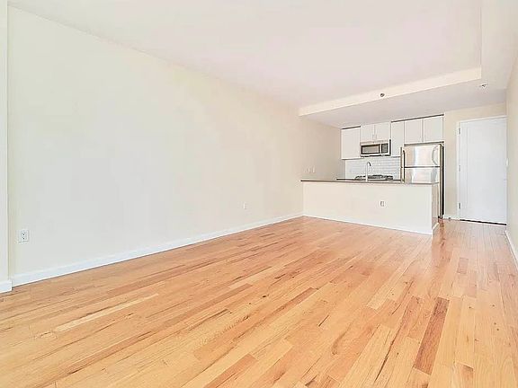 5th image of 2211 3rd Ave #6B