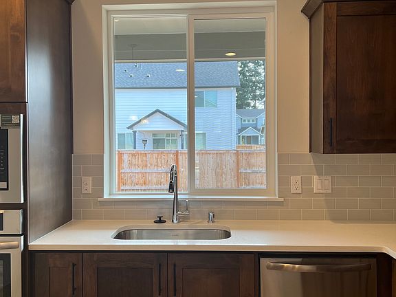 5th image of 13209 NE 84th St