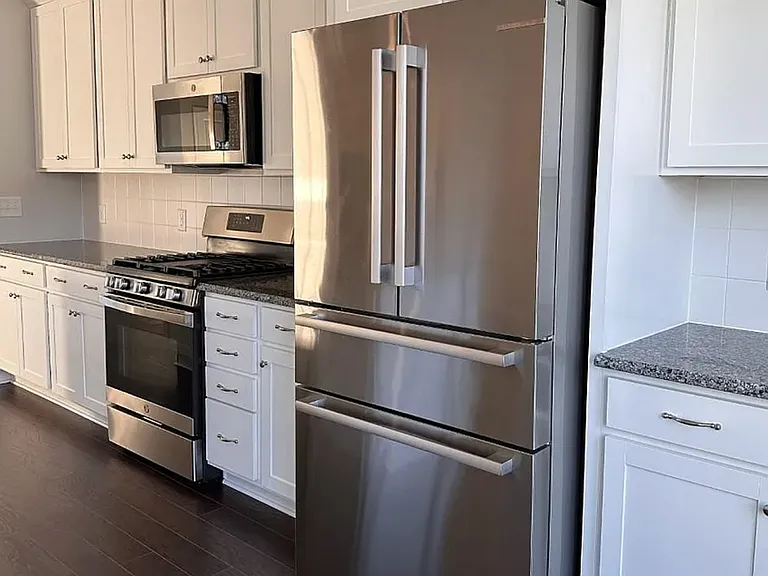 1007 Freeport Dr — Photo 5