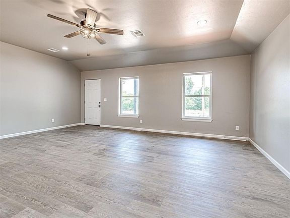 3rd image of 2205 County Street 2980
