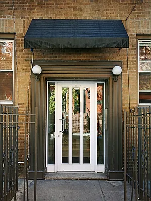 Sold by Sotheby's International Realty | media 9