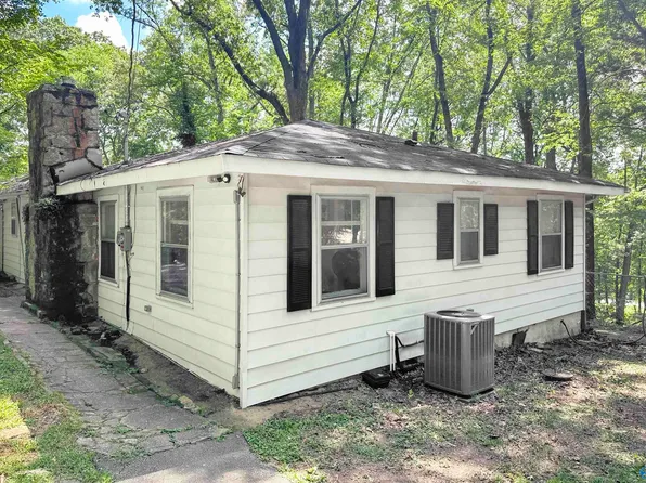 252 N Greenway Dr, Trinity, AL 35673