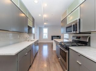 186 Paris St UNIT 4, Boston, MA 02128