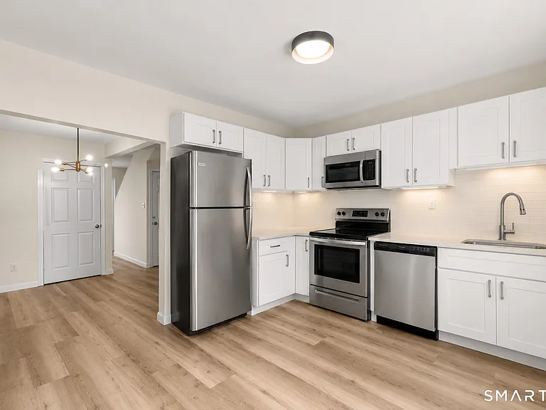 704 Maple St #704 — Photo 8
