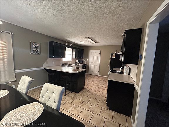 4th image of 2214 Highland Dr