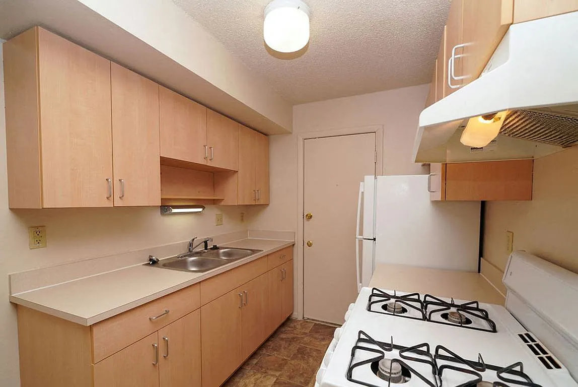 Madeira Apartments — Photo 1