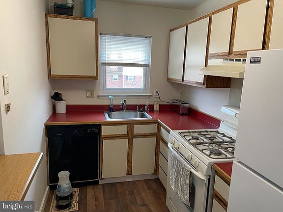 4th image of 9334 Jamison Ave #A