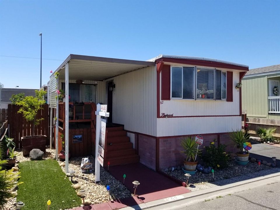1st image of 1830 E Yosemite Ave #52
