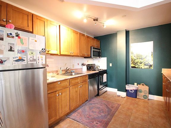 4th image of 191 Humboldt St APT 5