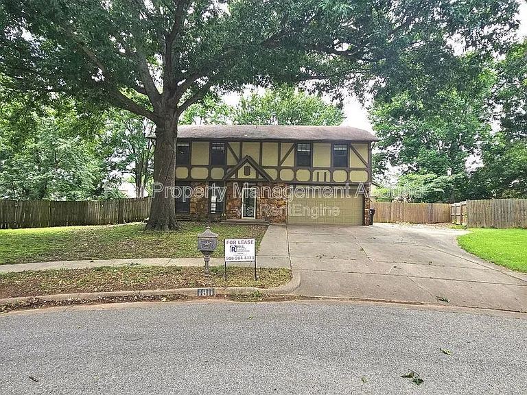 1811 W Gulfport Cir — Photo 2