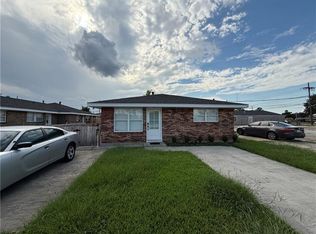 2512 Chalona Dr, Chalmette, LA 70043
