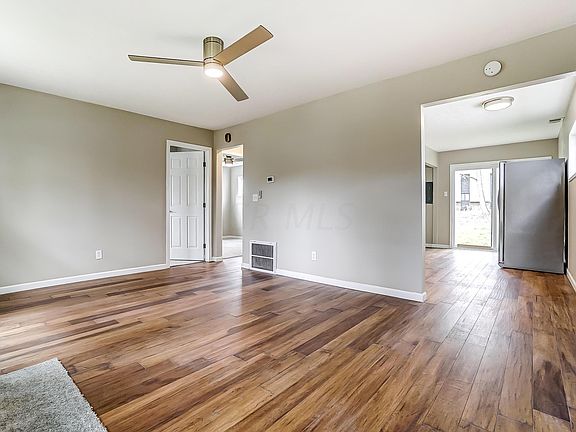 4th image of 412 Rosslyn Ave