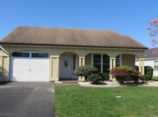 18 Greenwich Ave, Manchester, NJ 08759