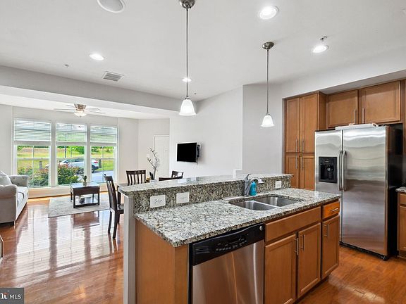 5th image of 232 Urban Ave #232