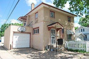 2nd image of 1215 Logan St