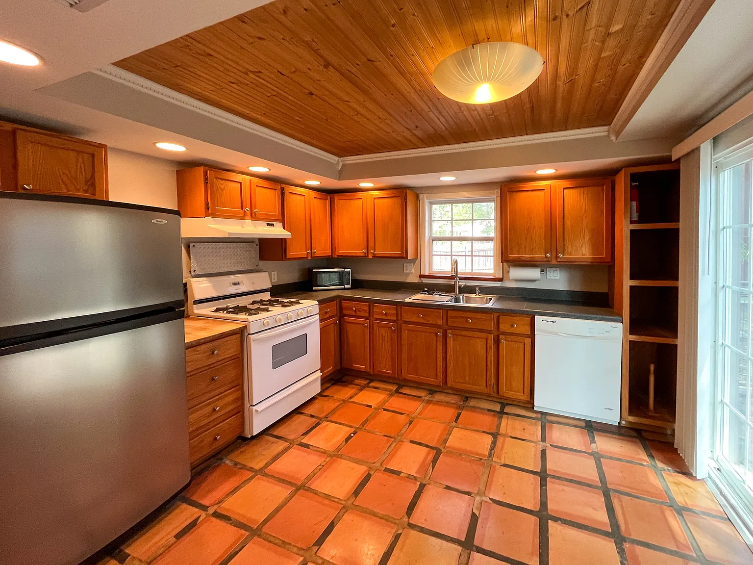 1509A Newton St — Photo 3