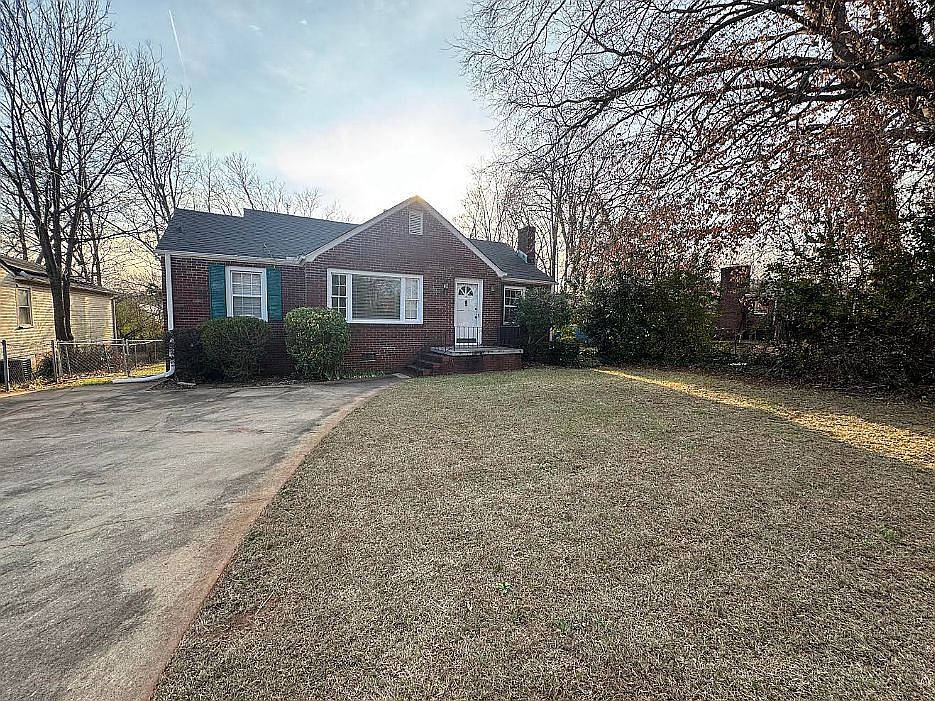 1st image of 12 Allendale Ln