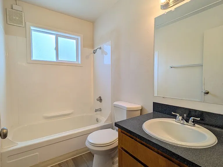 West Slope Apartments — Photo 14