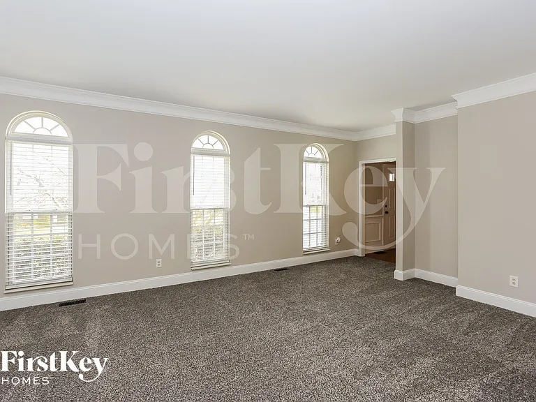 8601 Glade Ct — Photo 5