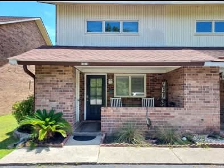 1st image of 422 Garden Dr. #115D