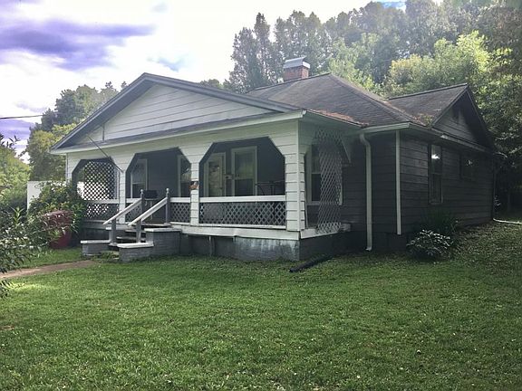 4th image of 935 Pine Grove Ave