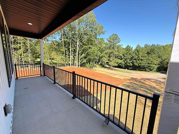 3rd image of 144 Eastbrook Rd