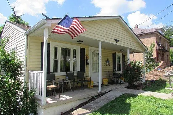 111 Gilmer St photo 1