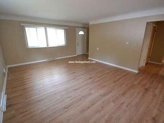 3rd image of 4789 Clevesdale Dr #2