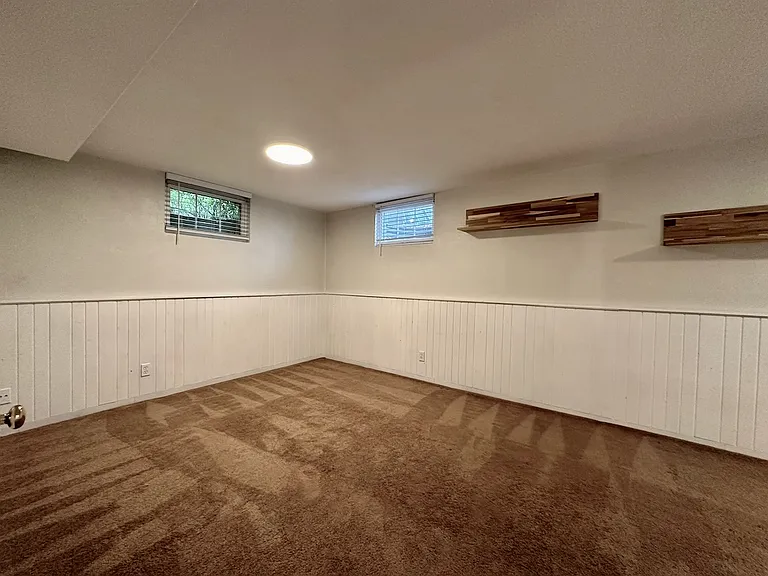 Family room or 4th non-conforming bedroom