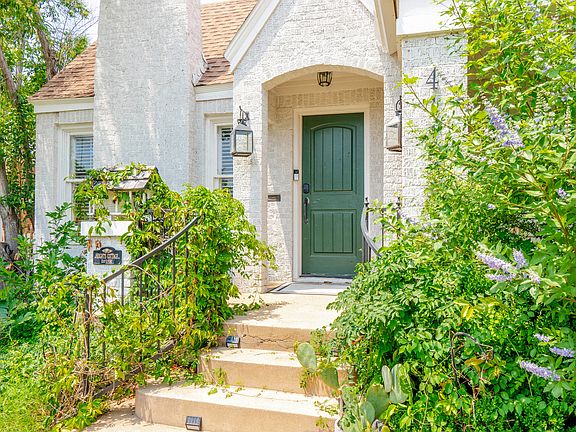 4th image of 4112 Pershing Ave