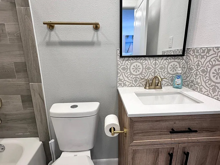 Full Bathroom with Bath tub