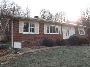 1625 Machine Branch Rd, Ewing, VA 24248