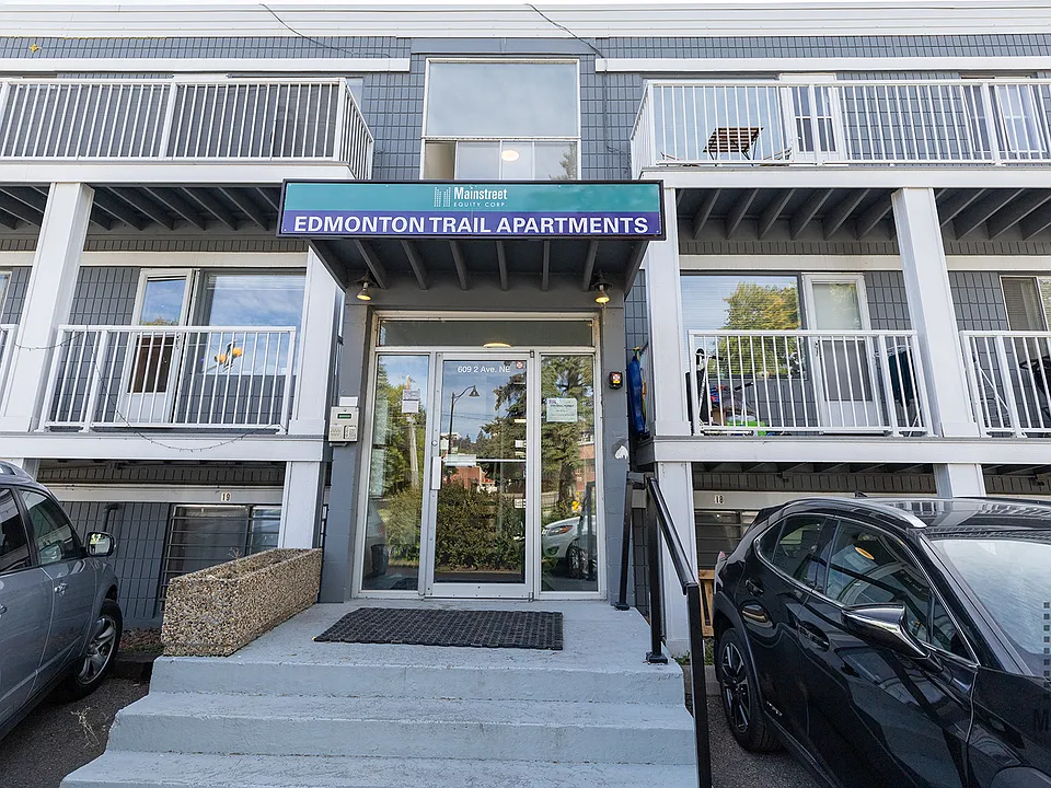609 2nd Ave NE