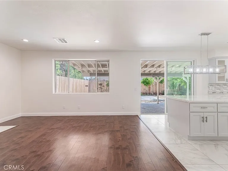18808 Lull St — Photo 14