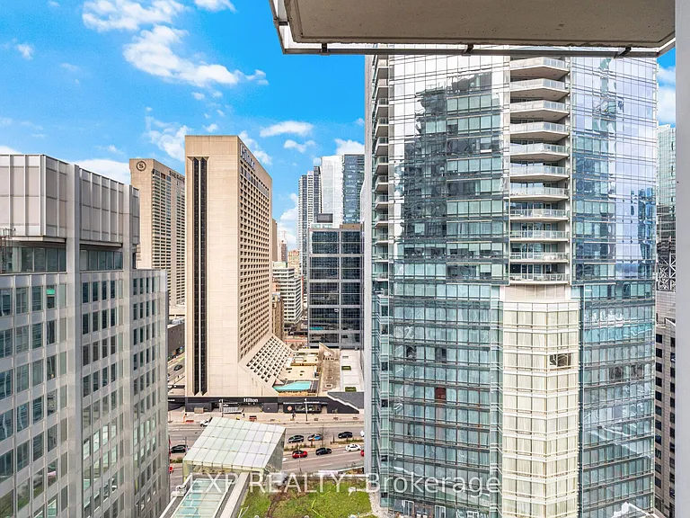 126 Simcoe St #1907 — Photo 37