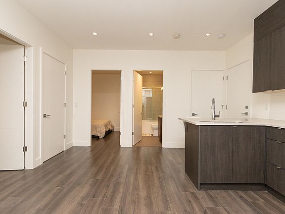 4th image of 7230 Kitchener St