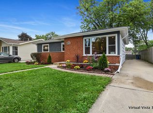 839 N Pleasant Dr, Addison, IL 60101