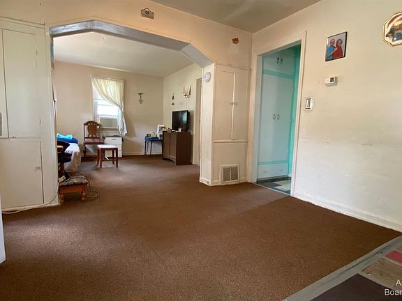 4th image of 9268 Marlowe Ave